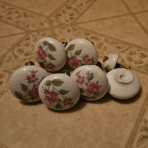 Vintage / Retro Floral Ceramic Knobs - White With Pink Roses